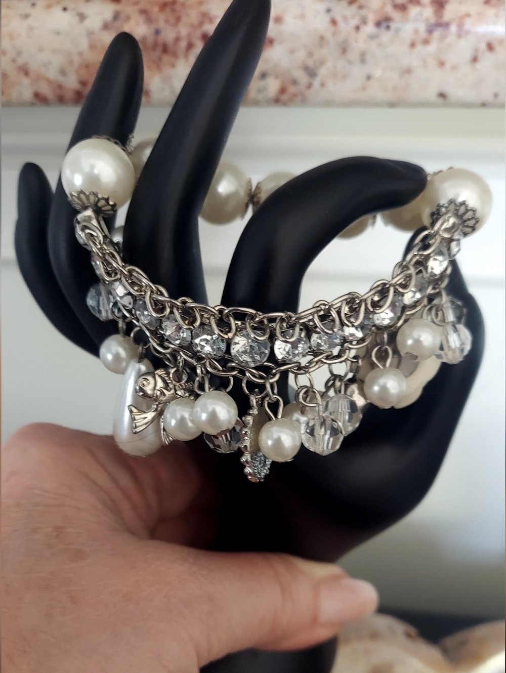 🏷Silver-Tone Pearl & Crystal Charm Bracelet - Elegant Women's Jewelry